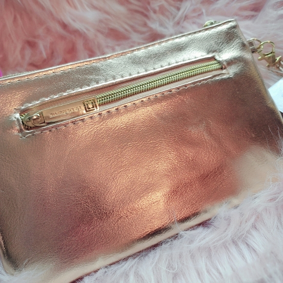 Liz Claiborne Phone Charging Wristlet/Wallet - Picture 2 of 4